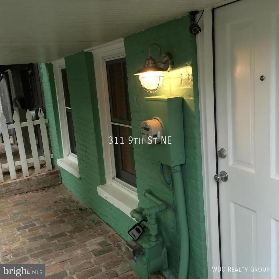 311 9th St Ne - Photo 6 of 29