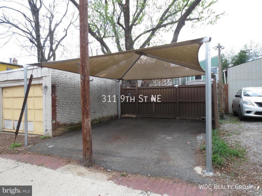 311 9th St Ne - Photo 7 of 29