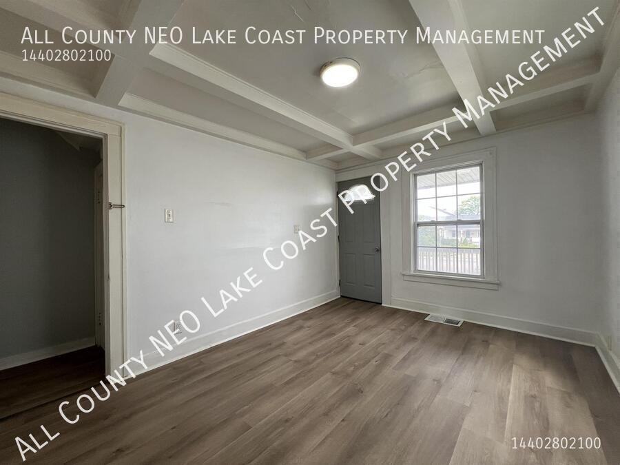1127 W Erie Ave #1 - Photo 6 of 6
