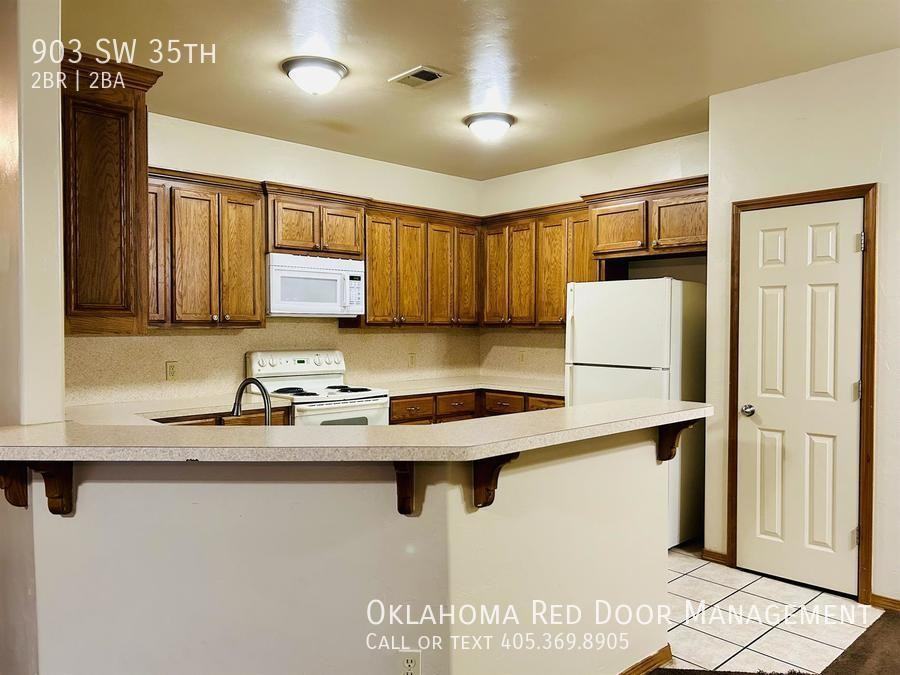 903 Sw 35th St - Photo 2 of 18