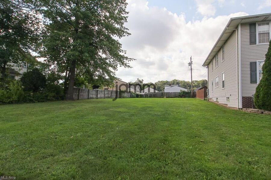 3027 Brookdale Ave - Photo 4 of 27