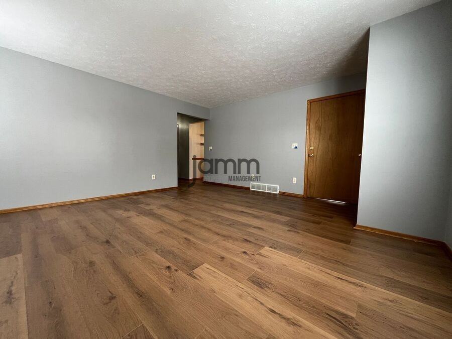 3027 Brookdale Ave - Photo 7 of 27