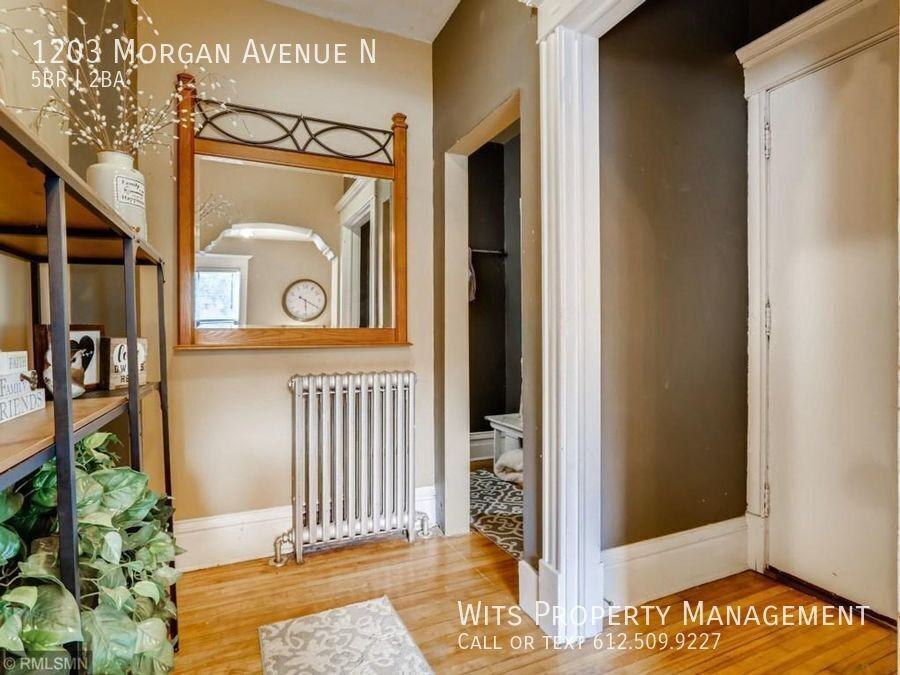 1203 Morgan Ave N - Photo 4 of 27