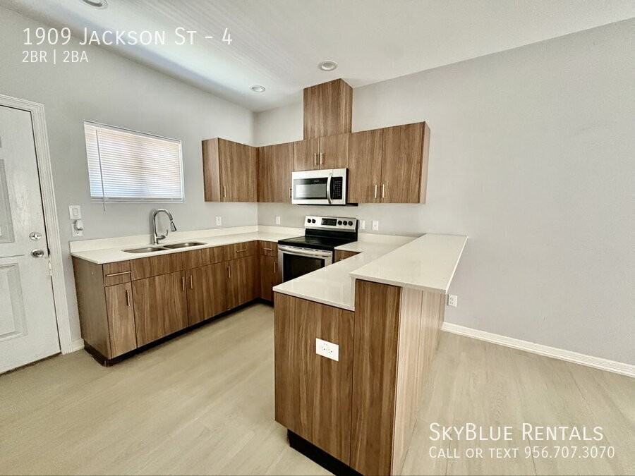1909 Jackson St #4 - Photo 5 of 13
