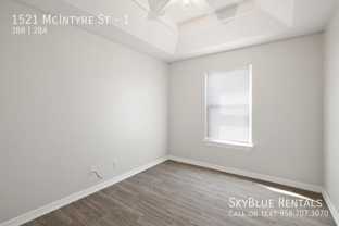 1521 W Mcintyre St #1 - Photo 1 of 1
