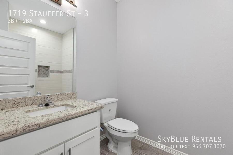 1719 Stauffer St #3 - Photo 7 of 9