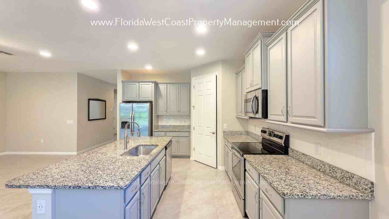 11960 Blazing Star Dr - Photo 4 of 41