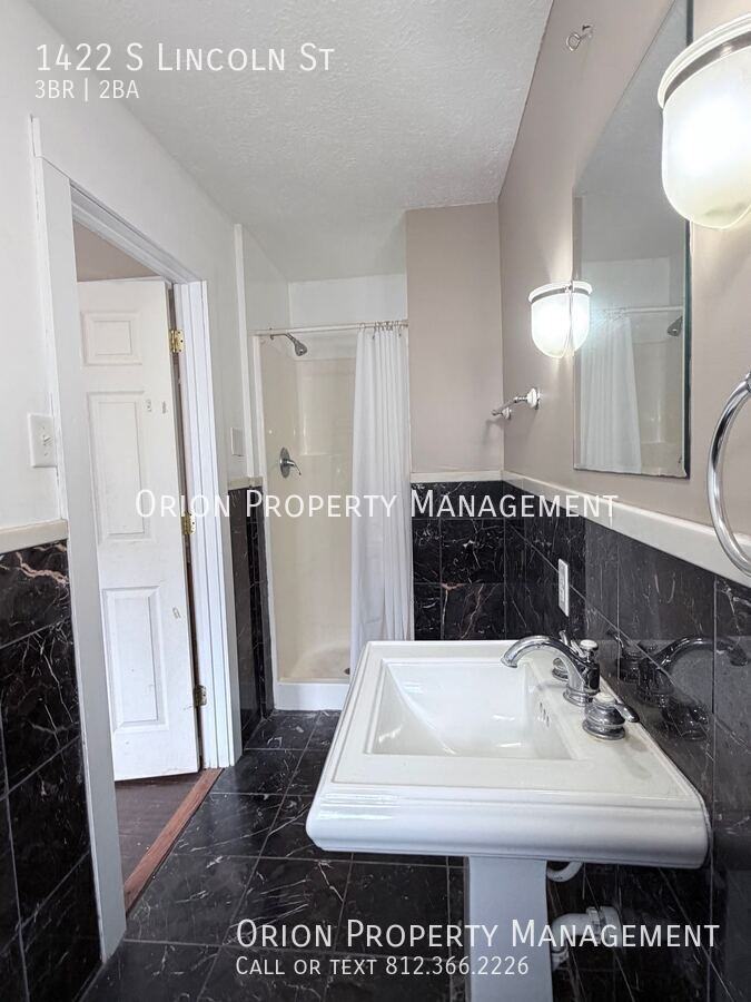1422 S Lincoln St - Photo 5 of 9