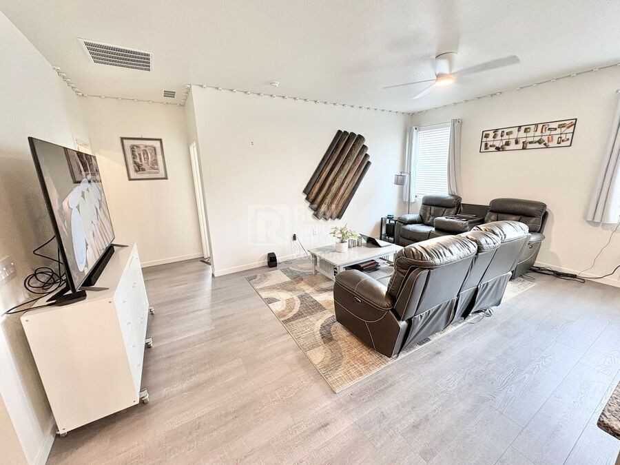 692 N Allium St - Photo 3 of 19