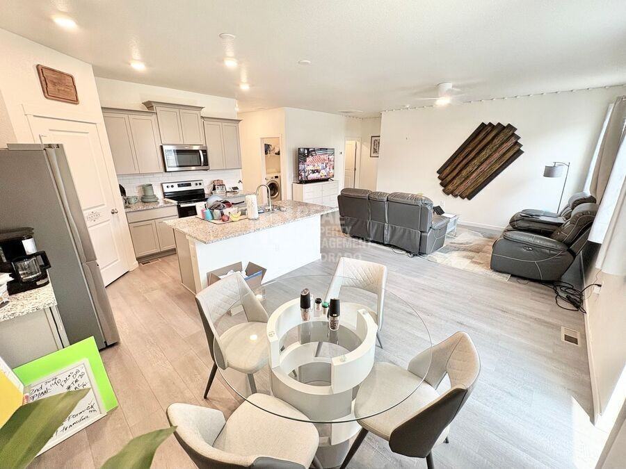 692 N Allium St - Photo 5 of 19