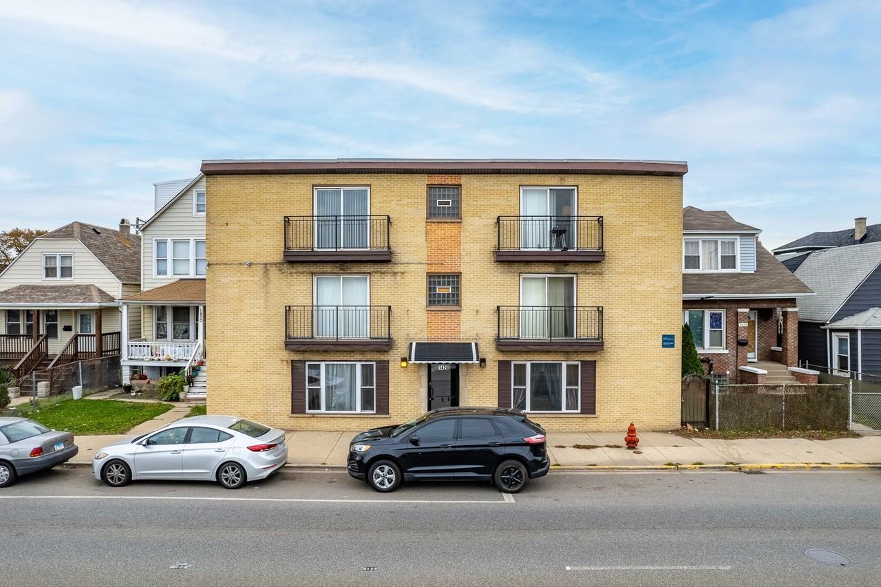 1426 S Cicero Ave #208