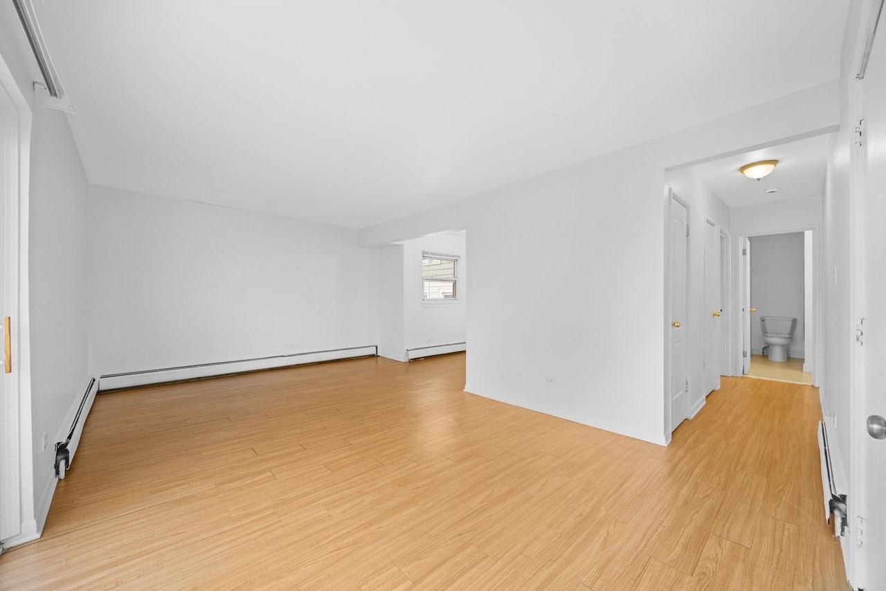 1426 S Cicero Ave #208 - Photo 4 of 10