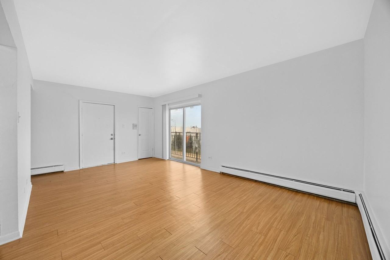 1426 S Cicero Ave #208 - Photo 5 of 10