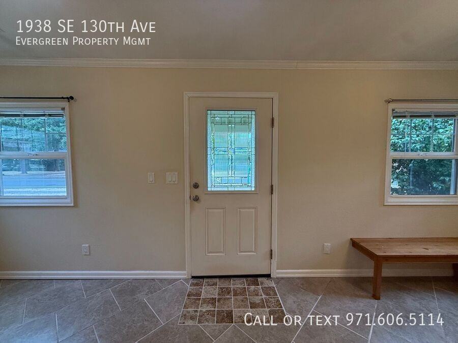 1938 Se 130th Ave - Photo 4 of 43