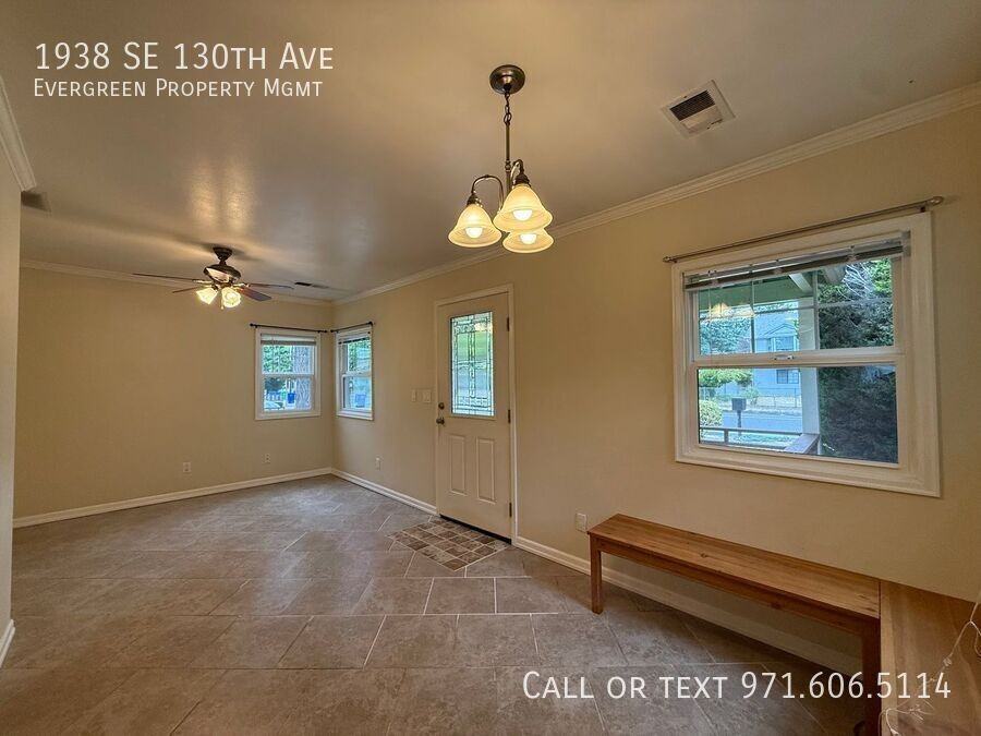 1938 Se 130th Ave - Photo 5 of 43