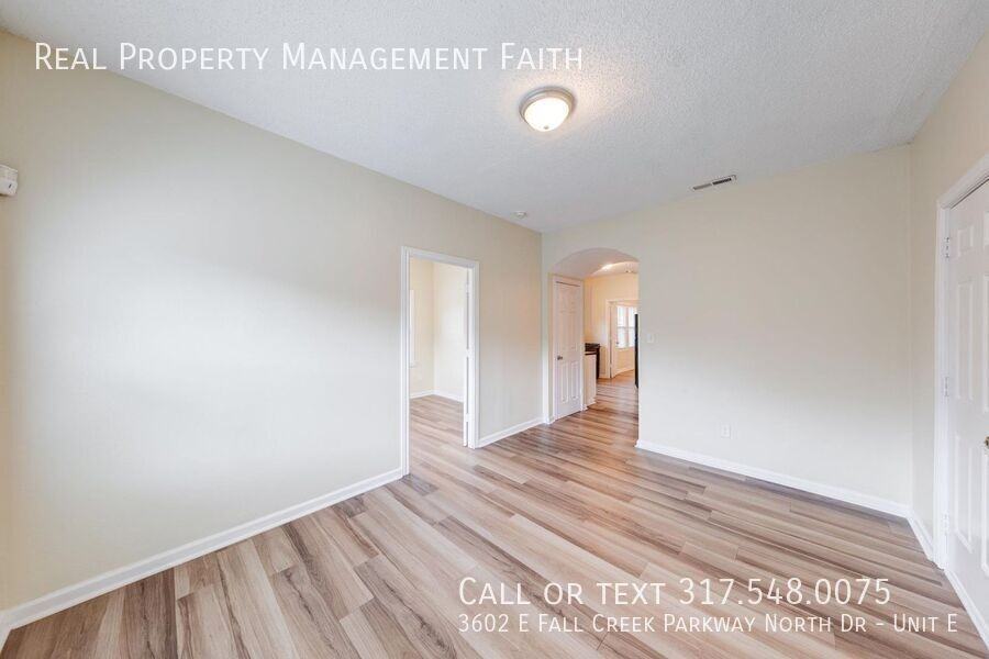 3602 E Fall Creek Parkway North Dr #E - Photo 3 of 24