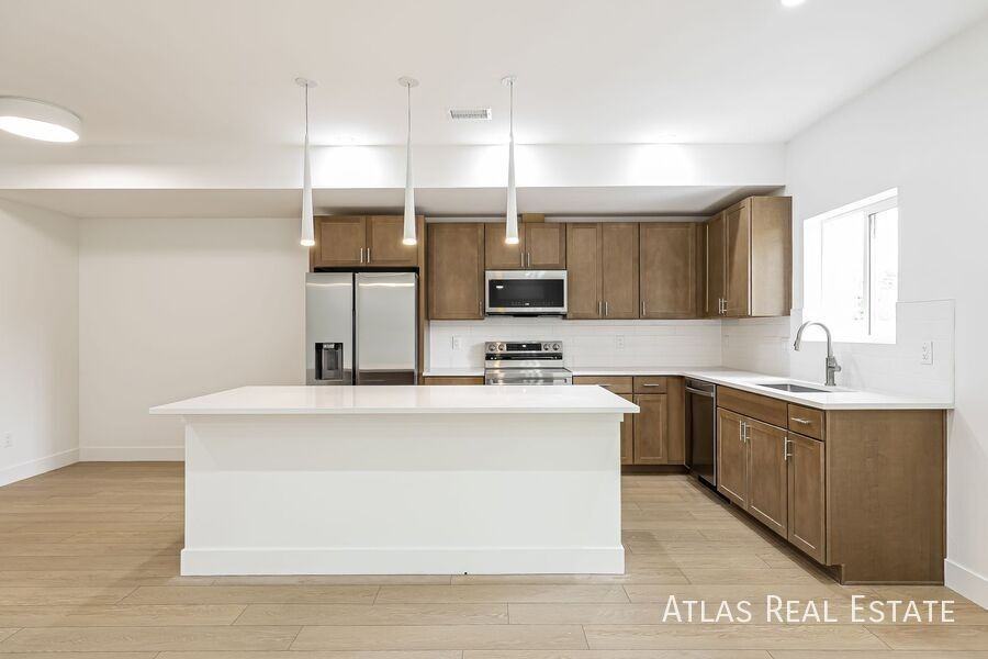 2740 W 2nd Ave - Photo 4 of 22