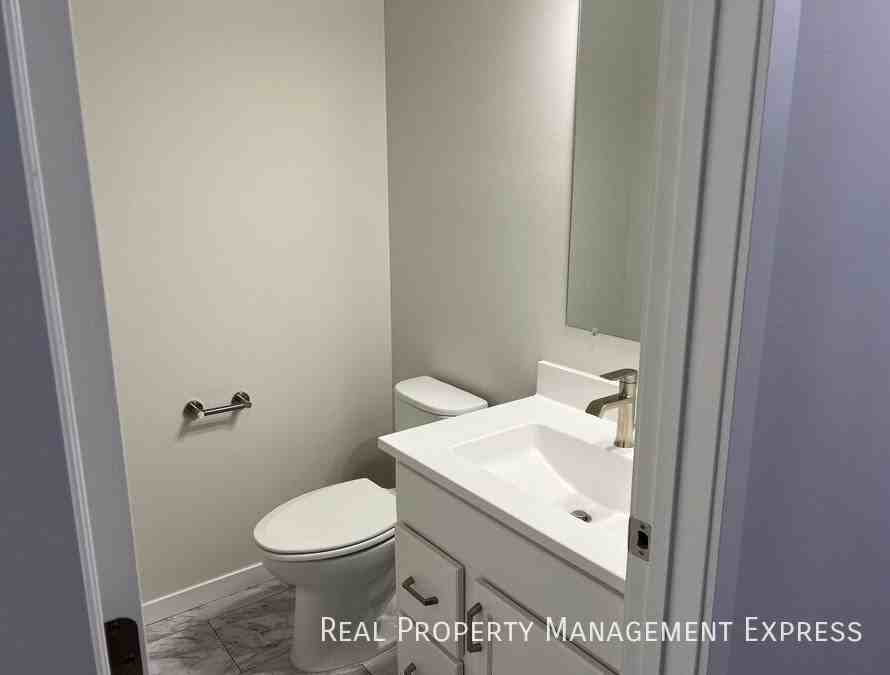 5516 S Huntwood Ave - Photo 4 of 18