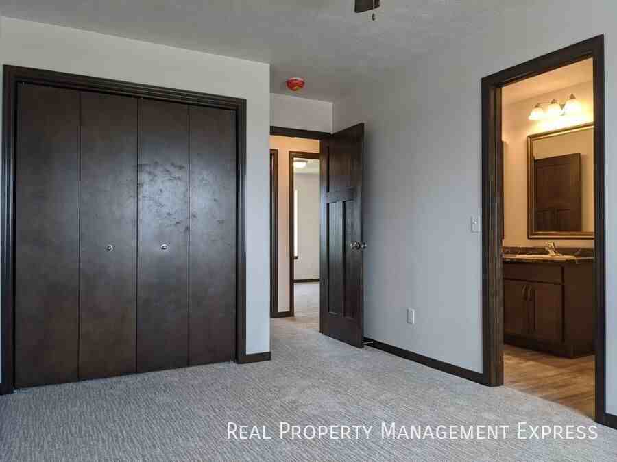2218 S Ronsiek Ave - Photo 7 of 14