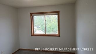 3205 N Aurora Ave - Photo 1 of 1