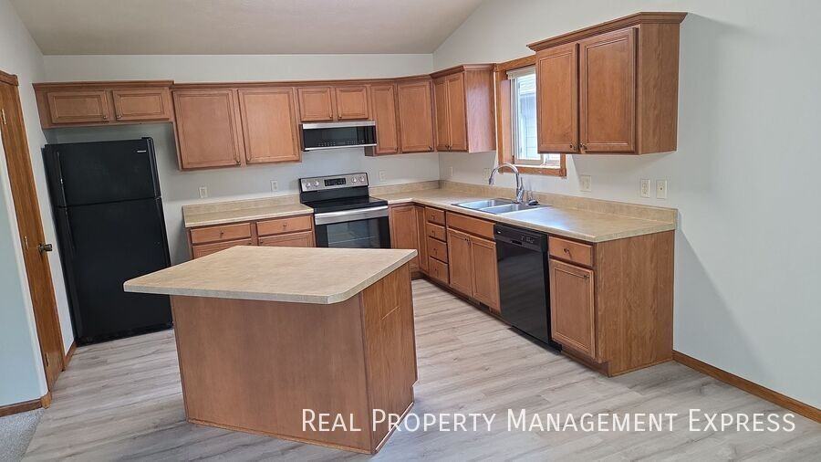 3205 N Aurora Ave - Photo 6 of 15