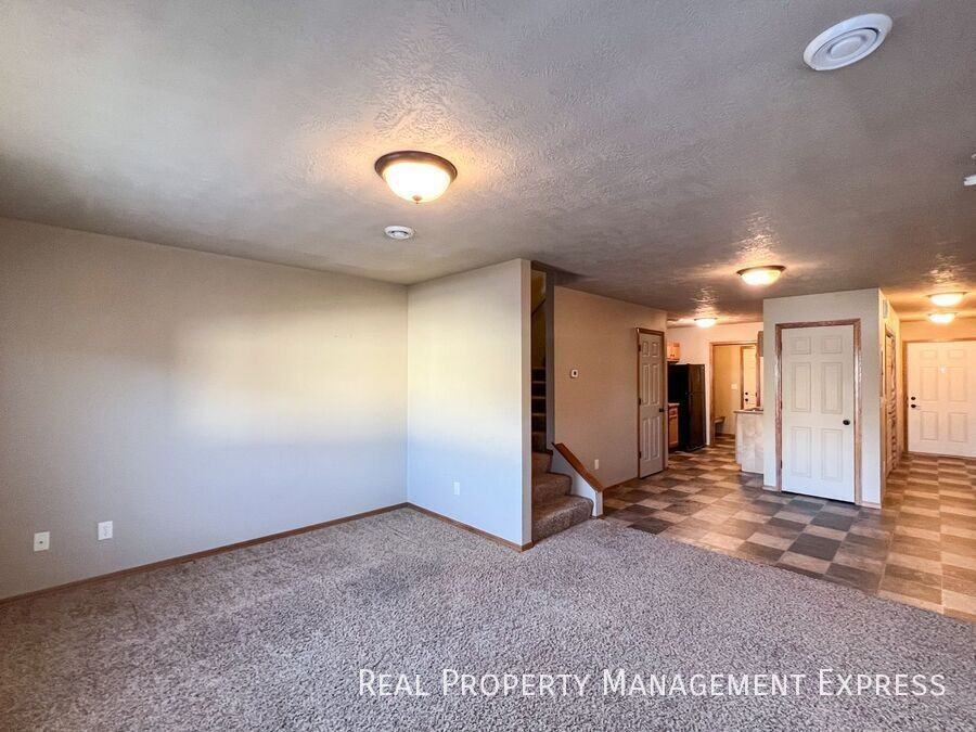 3604 W 93rd St #3 - Photo 5 of 19