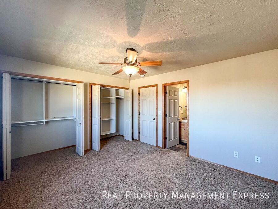 3604 W 93rd St #3 - Photo 7 of 19