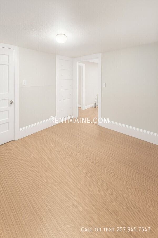 409 4th St #5 - Photo 5 of 14