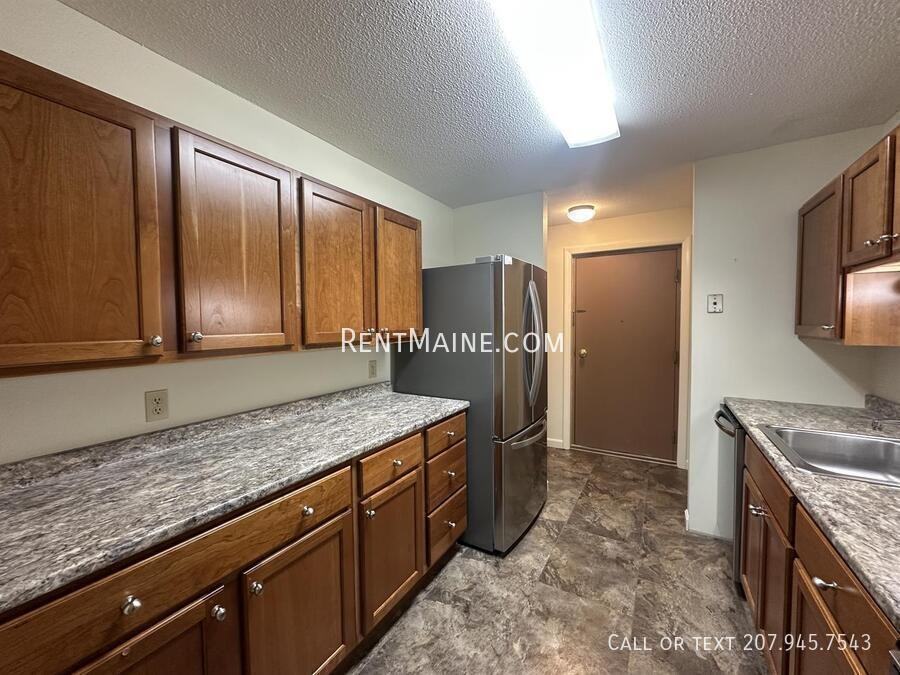 32 Longrale Park Apt A - Photo 3 of 18