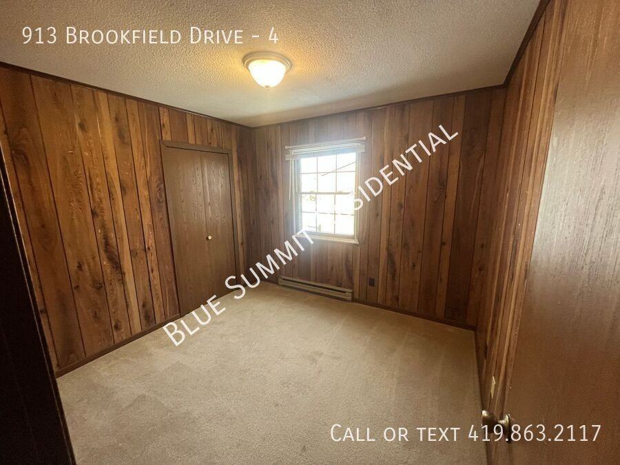 913 Brookfield Dr #4 - Photo 4 of 20