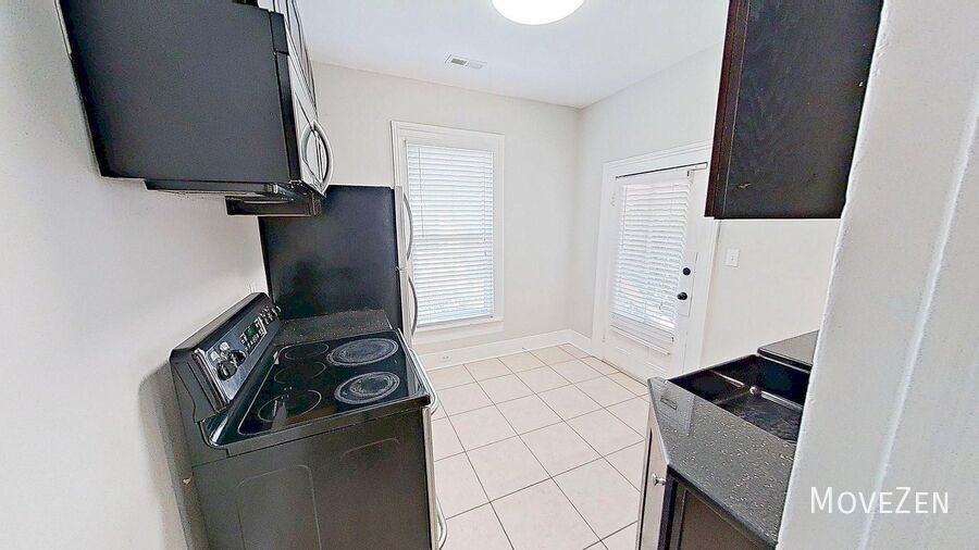 604 N Blount St #B - Photo 5 of 35