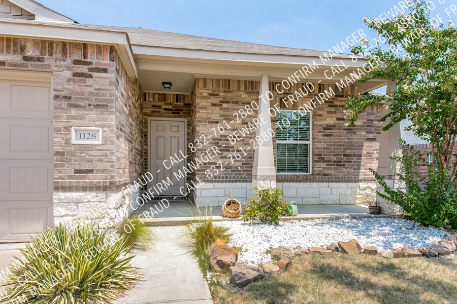 1128 Foxglove Ln - Photo 5 of 28