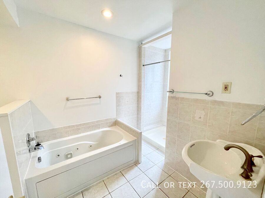 4640 Sansom St #A - Photo 5 of 16