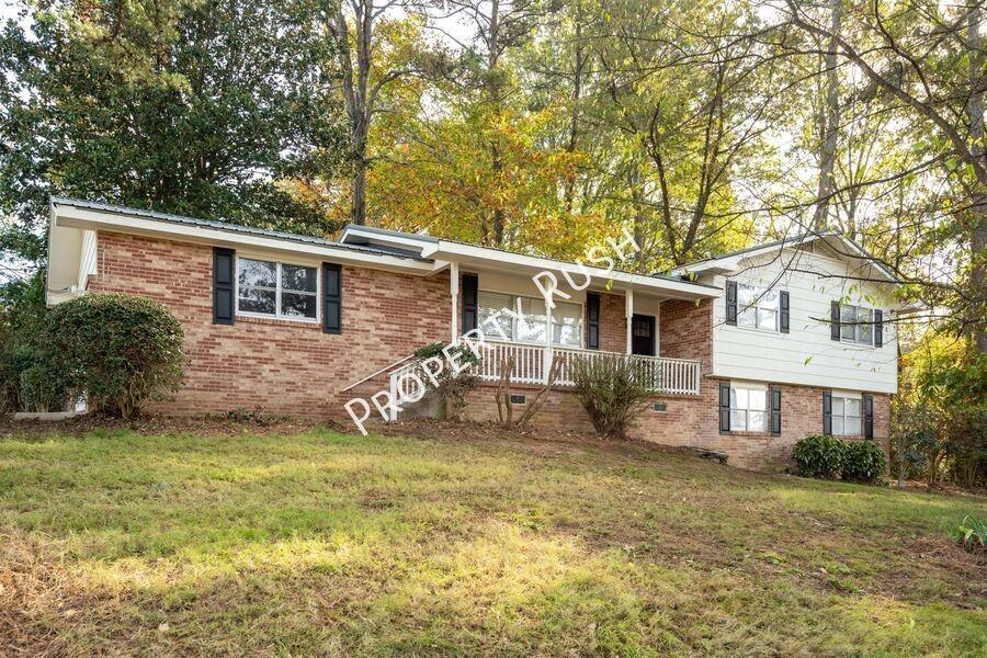 20 Linda Ln - Photo 2 of 35