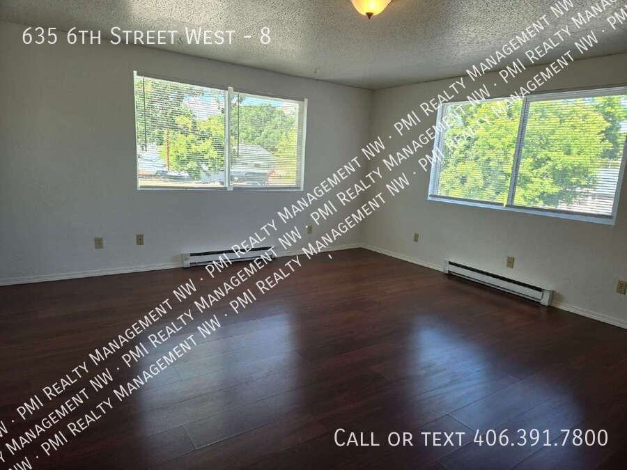 635 6th St W #8 - Photo 6 of 11