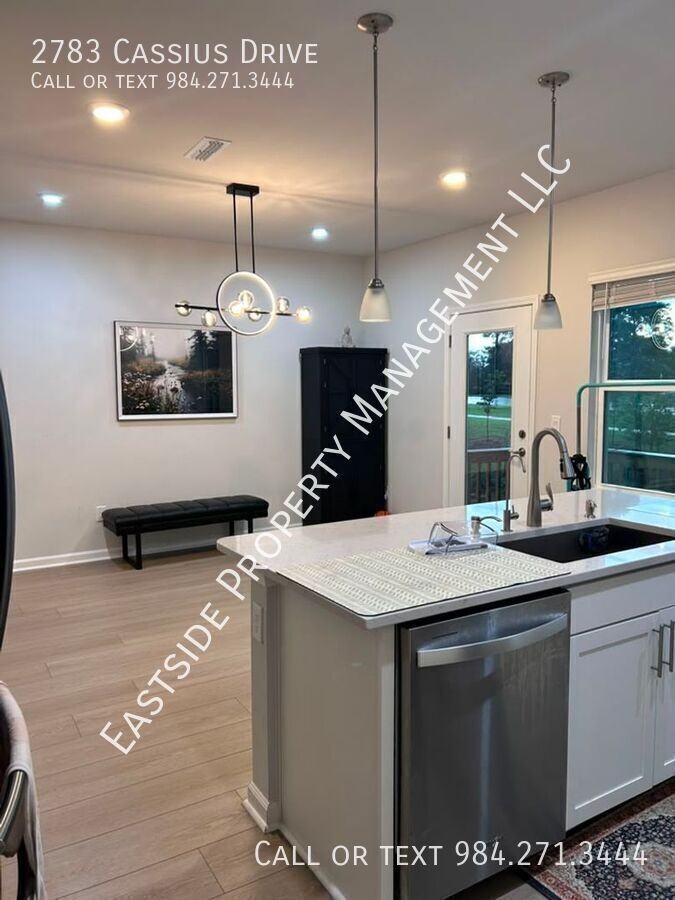 2783 Cassius Dr - Photo 3 of 9