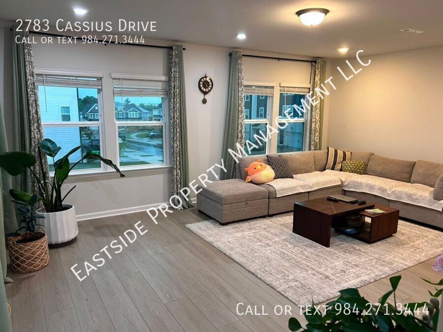 2783 Cassius Dr - Photo 7 of 9