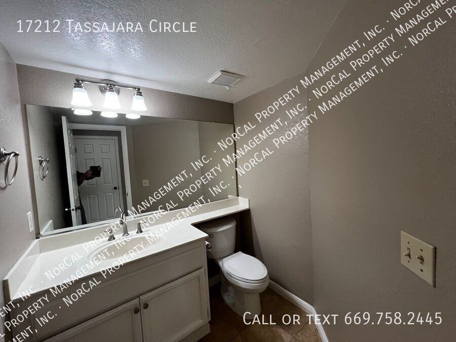 17212 Tassajara Cir - Photo 5 of 28