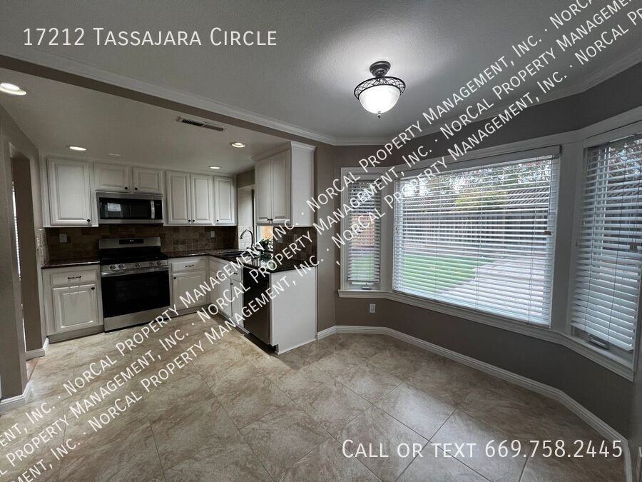 17212 Tassajara Cir - Photo 6 of 28