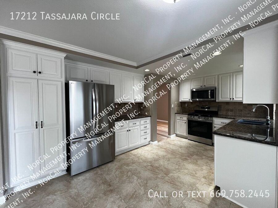 17212 Tassajara Cir - Photo 7 of 28