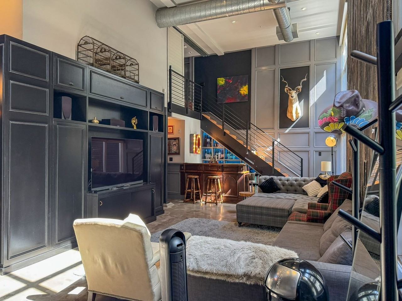 1037 N Laurel Ave #10B - Photo 3 of 30