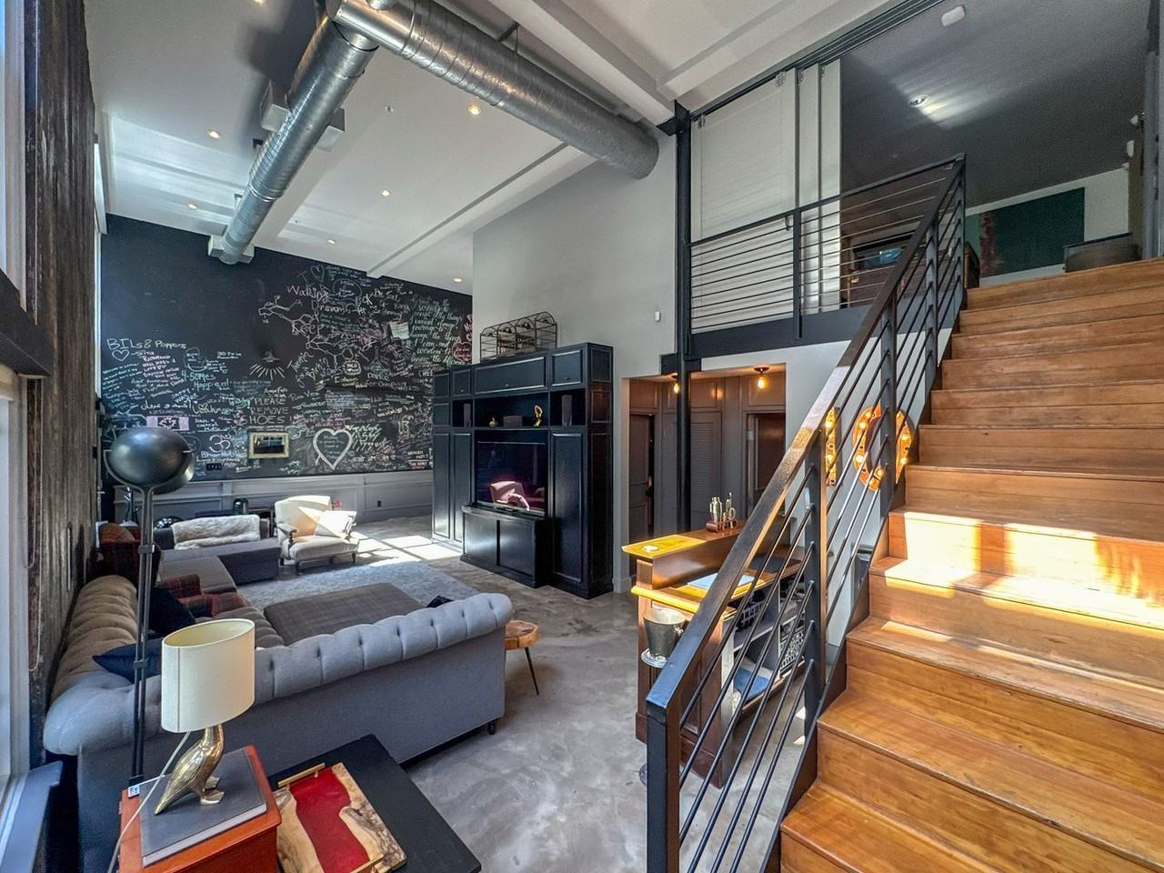 1037 N Laurel Ave #10B - Photo 6 of 30