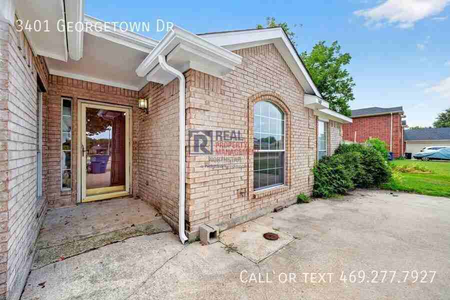 3401 Georgetown Dr - Photo 2 of 28