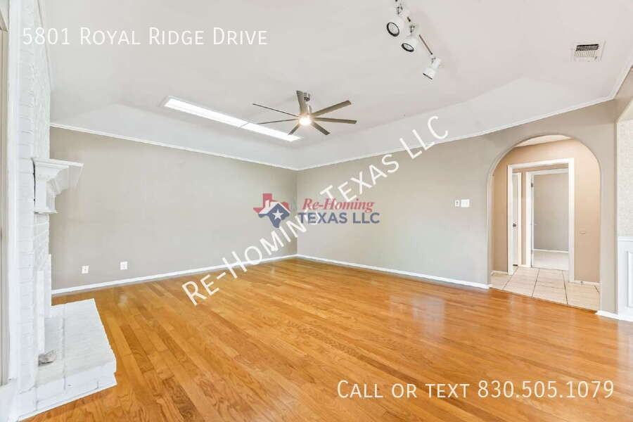 5801 Royal Ridge Drive - Photo 4 of 25
