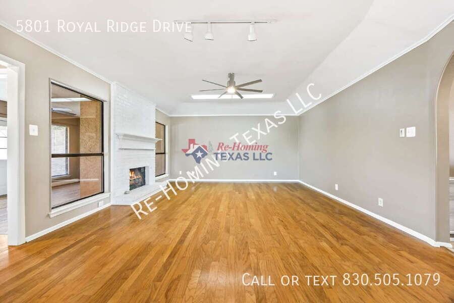 5801 Royal Ridge Drive - Photo 5 of 25