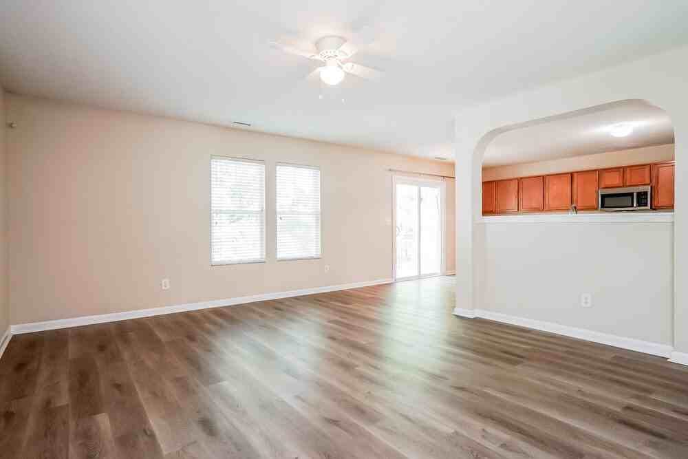 51 Valleyfield Dr - Photo 5 of 17