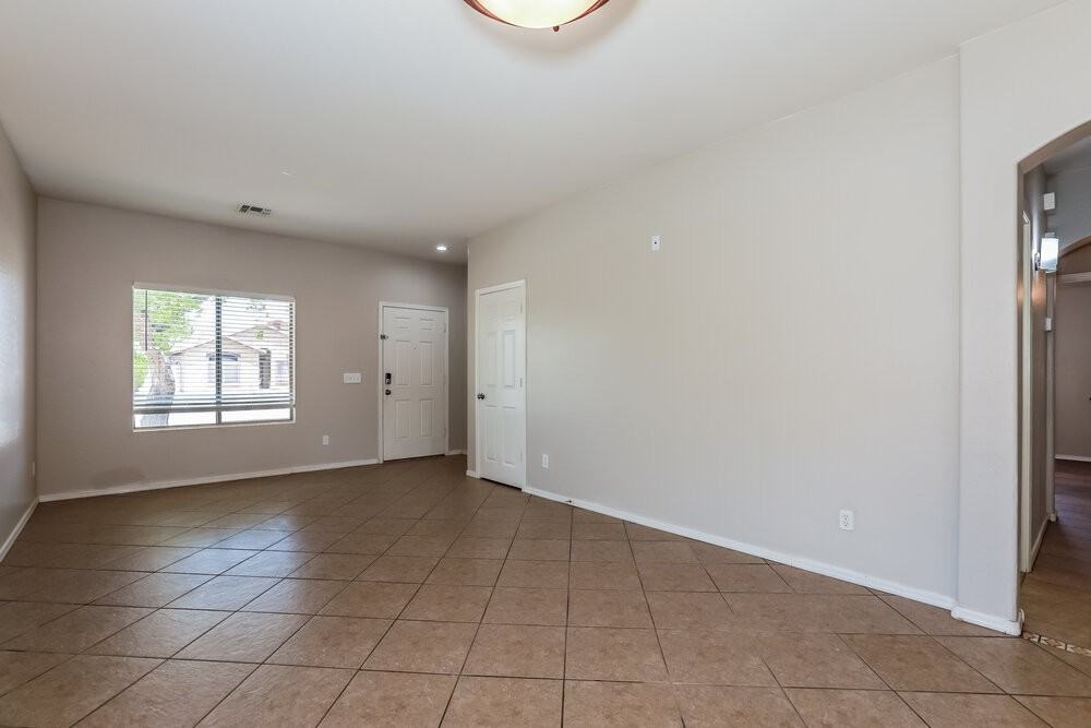 2903 E Pinto Valley Rd - Photo 4 of 16
