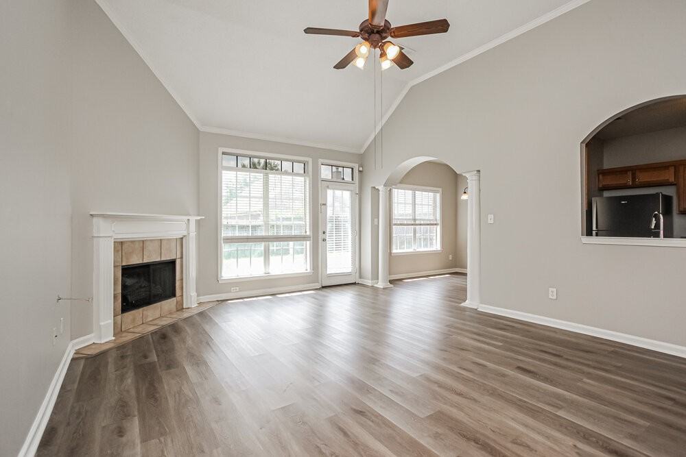 10183 Tall Hickory Dr - Photo 4 of 17