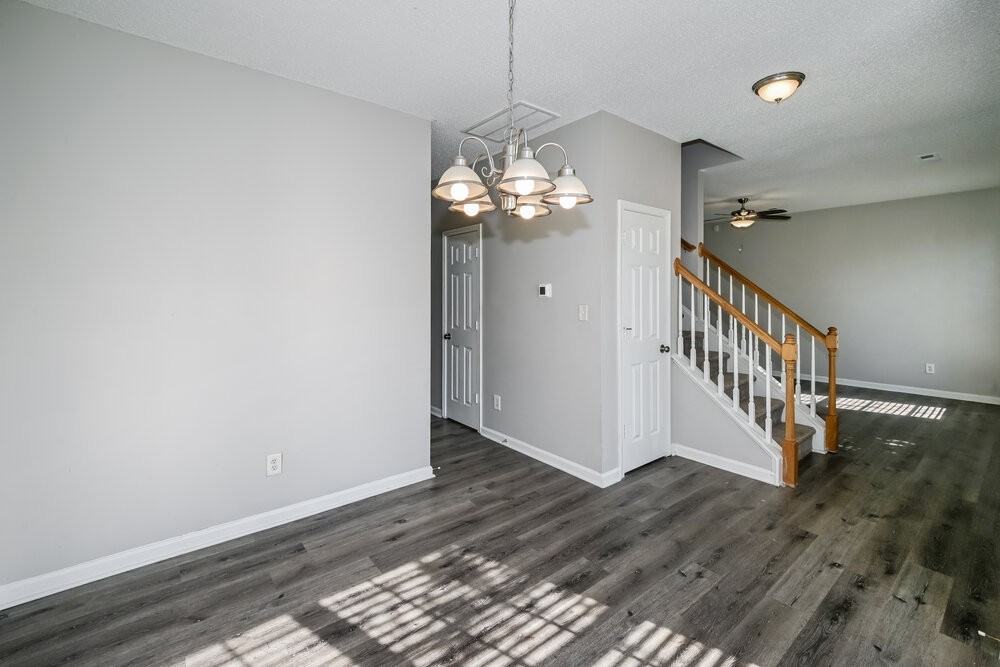 10033 Brawley Ln - Photo 7 of 17
