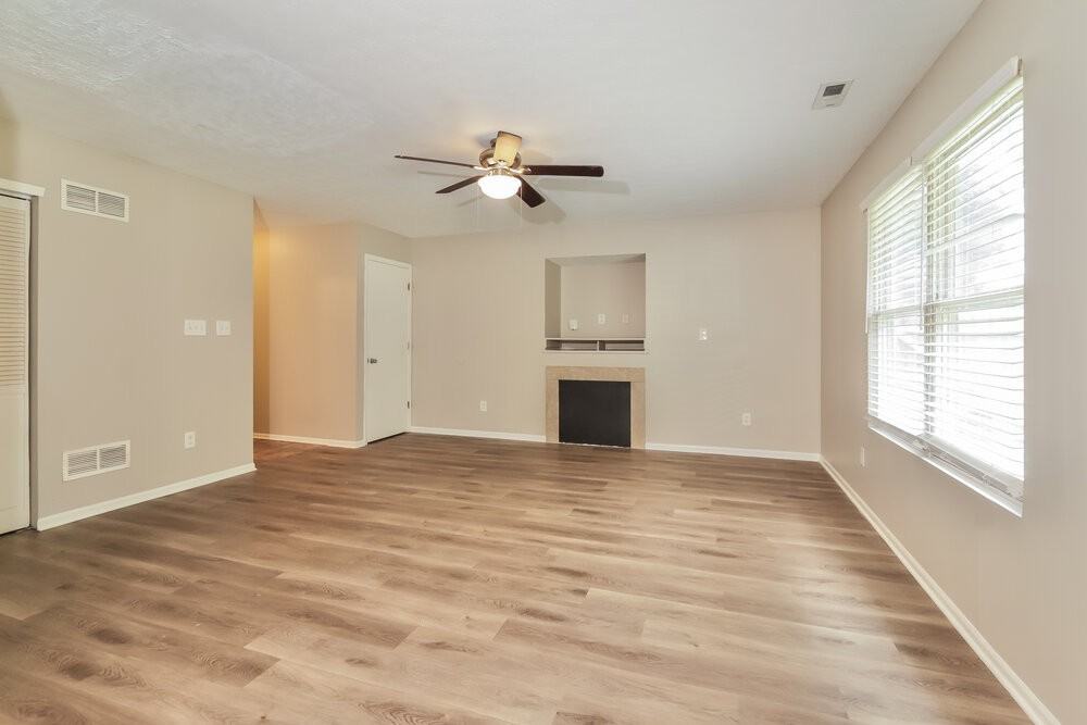 6714 Hunters Creek Blvd - Photo 4 of 17